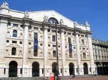 Borsa, crollo Creval spaventa Milano e le banche Borsa, crollo Creval spaventa Milano e le banche