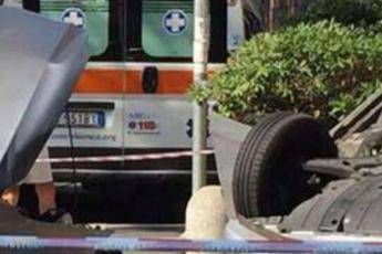 Paura a Roma, auto impazzita tra passanti Paura a Roma, auto impazzita tra passanti