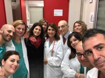 Raggi Visita Primo Nato 2018 Alla Santa Famiglia