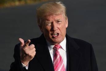 Cnn contro Trump: Giocava a golf durante funerali Parkland Cnn contro Trump: Giocava a golf durante funerali Parkland