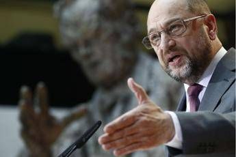 Schulz rinuncia agli Esteri Schulz rinuncia agli Esteri