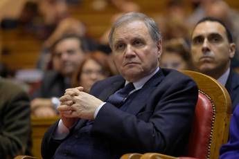Visco: Governo non lasci dubbi su equilibrio conti Visco: Governo non lasci dubbi su equilibrio conti