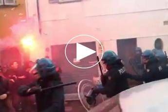 Piacenza, scontri alla manifestazione antifascista Piacenza, scontri alla manifestazione antifascista
