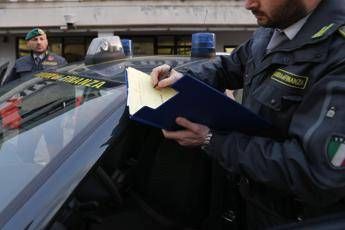 Auto di lusso e ville, blitz contro 'furbetti' Reddito cittadinanza