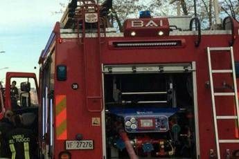 Roma, incendio in villa a Velletri: grave un anziano