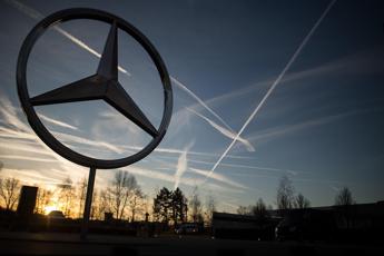 Per Mercedes quarto trimestre record, in 2019 resta primo marchio premium