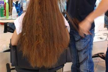 Capelli bianchi già a 20 anni, per colorarli 212 milioni