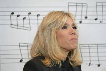 Gilet gialli, insulti e minacce al nipote di Brigitte Gilet gialli, insulti e minacce al nipote di Brigitte