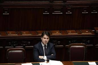 Conte parla alla Camera: Fdi assente, Lega abbandona l'Aula