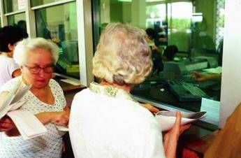 Italiani più longevi ma in sovrappeso, aumentano malati cronici Italiani più longevi ma in sovrappeso, aumentano malati cronici