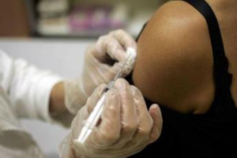 Influenza, Lazio: Mancano 500mila dosi di vaccino, diffida per Sanofi