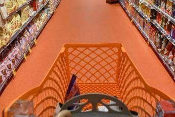 Conad fa shopping e si compra Auchan Conad fa shopping e si compra Auchan