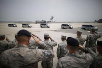 Nordcorea restituisce resti dei soldati Usa Nordcorea restituisce resti dei soldati Usa