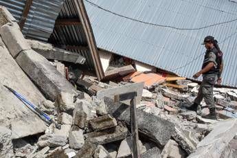 Terremoto Indonesia, 260 escursionisti intrappolati Terremoto Indonesia, 260 escursionisti intrappolati