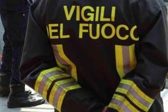 Rogo in galleria ferroviaria Napoli-Salerno: 5 feriti Rogo in galleria ferroviaria Napoli-Salerno: 5 feriti