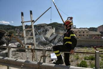 Si aggrava bilancio: 43 morti Si aggrava bilancio: 43 morti