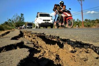 L'Indonesia trema ancora L'Indonesia trema ancora