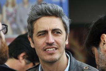 Sardine, Pif: Piazza piena a Bologna è un successo Sardine, Pif: Piazza piena a Bologna è un successo