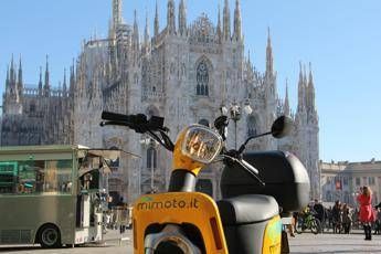 Dalle moto in sharing al motoscafo elettrico, a Milano 'e_mob' Dalle moto in sharing al motoscafo elettrico, a Milano 'e_mob'