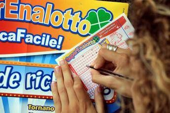 Superenalotto, jackpot vola a 181 milioni