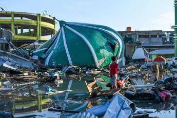 Italy gives €200,000 for Indonesian tsunami victims Italy gives €200,000 for Indonesian tsunami victims