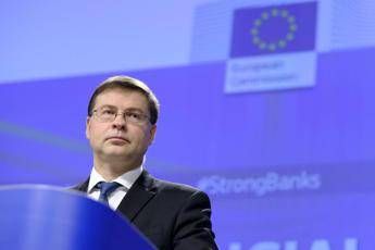 Ue boccia la manovra Ue boccia la manovra