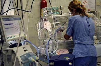 Coronavirus, a Roma pronto Covid Hospital 3. Lavori in corso per 4