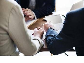Trading online: la nuova guida per investire in borsa Trading online: la nuova guida per investire in borsa