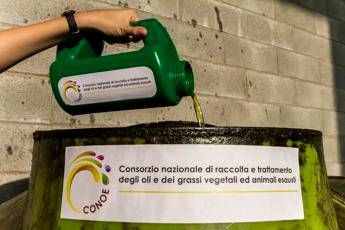 A Ecomondo l'olio usato diventa biodiesel A Ecomondo l'olio usato diventa biodiesel