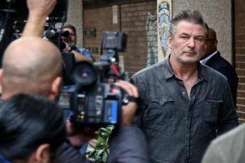 Litiga per un parcheggio, fermato Alec Baldwin Litiga per un parcheggio, fermato Alec Baldwin