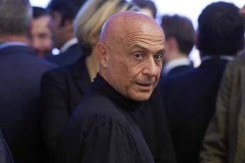 Minniti si ritira Minniti si ritira