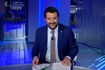 Manovra, Salvini all'Ue: Tiriamo dritto Manovra, Salvini all'Ue: Tiriamo dritto