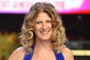 Gli uomini sono pezzi di m..., bufera su Angela Finocchiaro Gli uomini sono pezzi di m..., bufera su Angela Finocchiaro