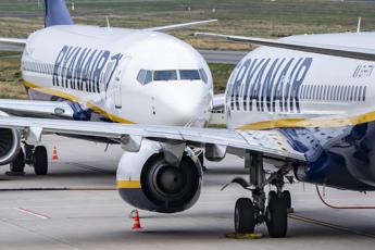 Coronavirus, Ryanair: Dal 24 marzo quasi tutti i voli a terra