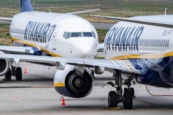 Coronavirus, Ryanair: Dal 24 marzo quasi tutti i voli a terra