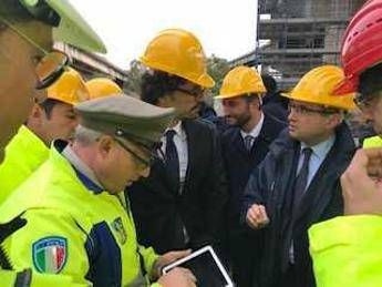 Toninelli in Sicilia: Non sono accettabili strade colabrodo Toninelli in Sicilia: Non sono accettabili strade colabrodo