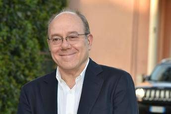 Carlo Verdone si opera: Non ero più in grado di camminare per pochi metri Carlo Verdone si opera: Non ero più in grado di camminare per pochi metri