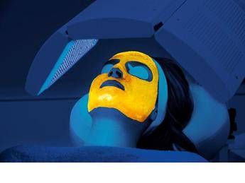 Rosacea: luce alleata della salute del viso grazie alla tecnologia biofotonica Rosacea: luce alleata della salute del viso grazie alla tecnologia biofotonica