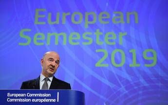 Moscovici a Salvini: Non sono Babbo Natale Moscovici a Salvini: Non sono Babbo Natale