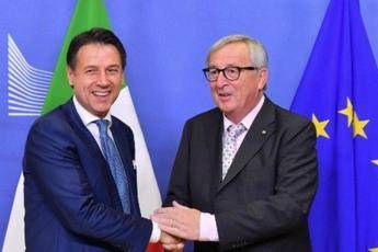 Juncker a Conte: Avanti per avvicinare le posizioni Juncker a Conte: Avanti per avvicinare le posizioni