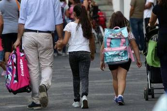 Un genitore su tre si licenzia per seguire i figli Un genitore su tre si licenzia per seguire i figli