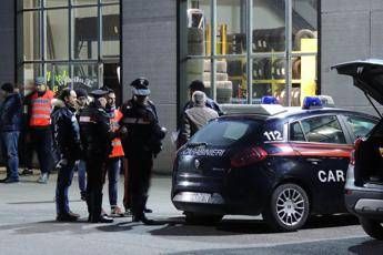 Arezzo, spara al ladro e lo uccide Arezzo, spara al ladro e lo uccide