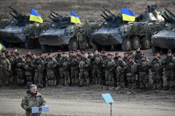 Ucraina, Poroshenko annuncia fine legge marziale
