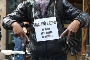 Milano, migliaia in corteo contro dl Salvini Milano, migliaia in corteo contro dl Salvini