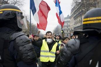 Gilet gialli, Parigi blindata: 500 fermati