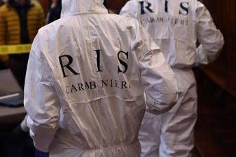 Firenze, coppia fatta a pezzi: trovate tracce sulla scena del crimine Firenze, coppia fatta a pezzi: trovate tracce sulla scena del crimine