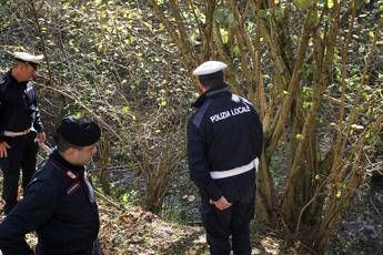 Boscaiolo in nero muore sul lavoro, corpo gettato in un dirupo Boscaiolo in nero muore sul lavoro, corpo gettato in un dirupo