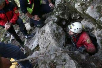 Speleologa ferita in grotta a 300 metri di profondità Speleologa ferita in grotta a 300 metri di profondità