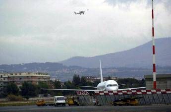 Ciampino resta chiuso, voli a Fiumicino Ciampino resta chiuso, voli a Fiumicino
