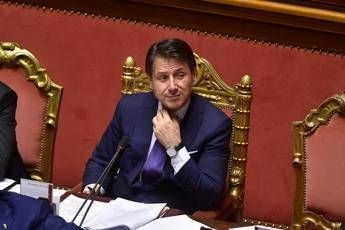 Caos Senato nella notte della manovra